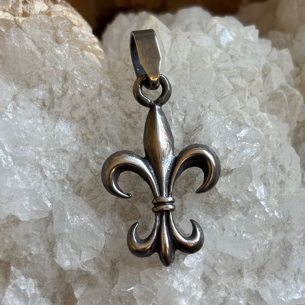 Fleur de Lis Silver Sterling Pendant